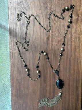 Vintage-Inspired Black Stone Tassel Necklace - Women Jewelry
